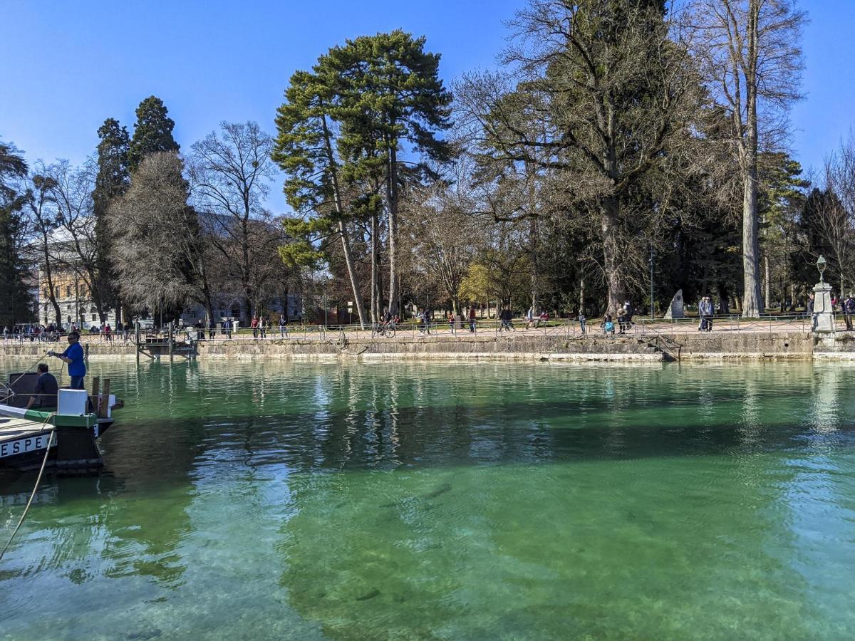 La Plume classé 3 étoiles vue Lac avec parking Annecy Esterno foto